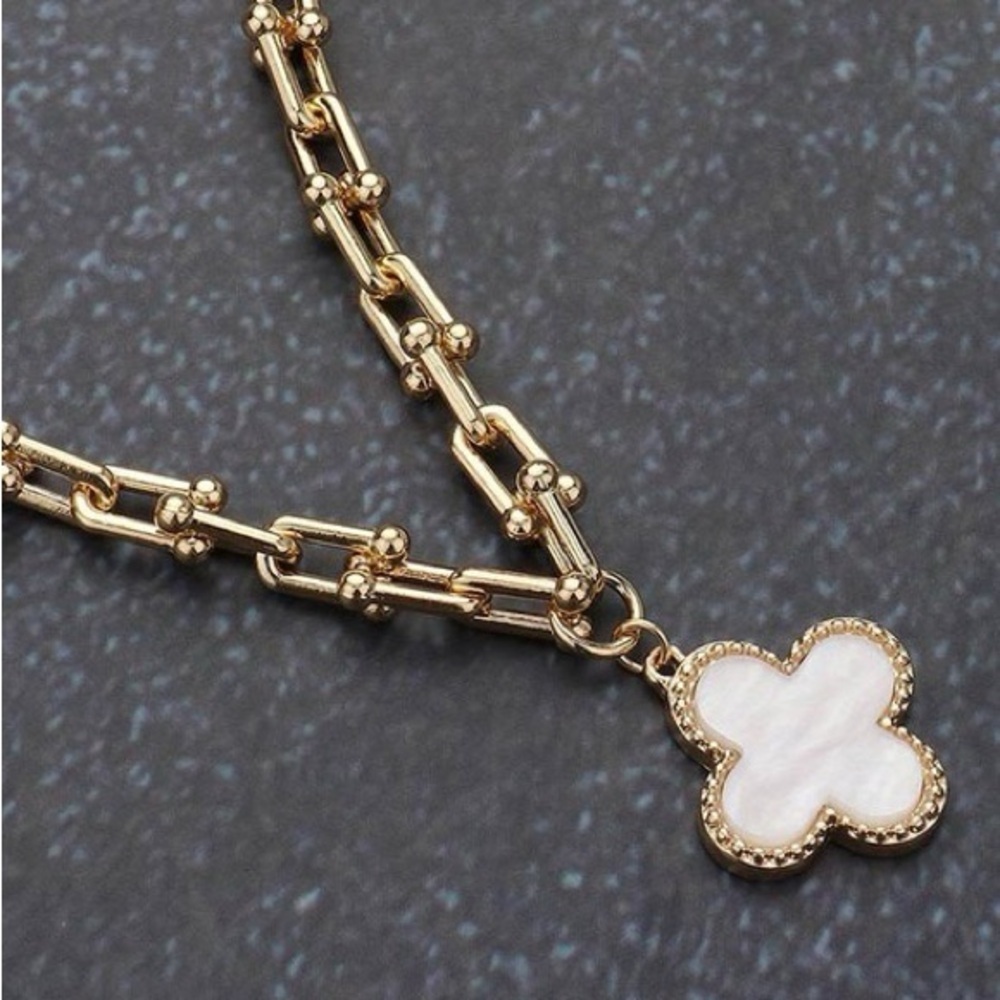 Clover Hardware Necklace - G- WH (7206) - Picture 4 of 6